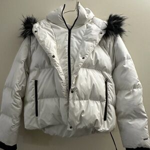 The North Face Women's Puffer Jacket in White with Black Details